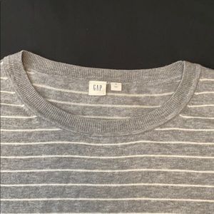 Gap gray/white stripped fashion sweater